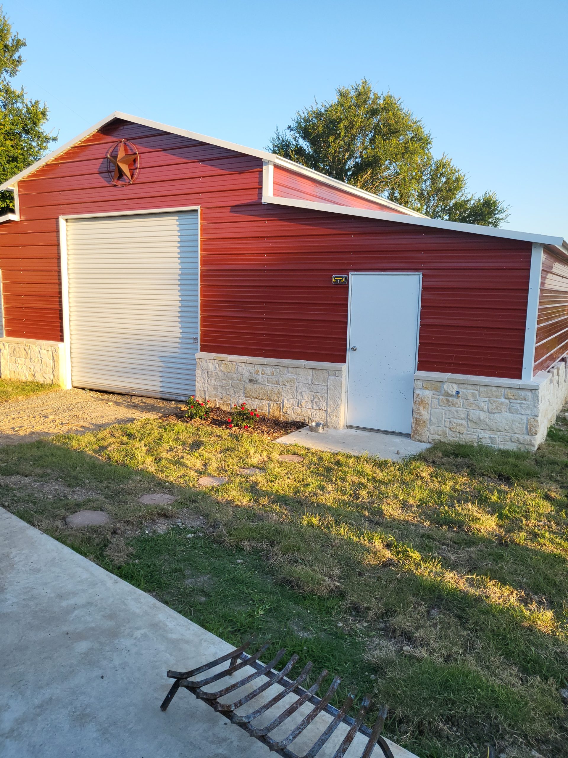 Metal building contractor DFW, Custom barn builder Fort Worth, Barndominium specialist North Texas.